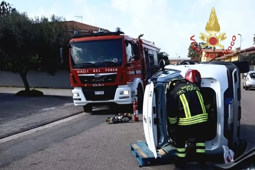 L'incidente a Uta (foto vigili del fuoco)