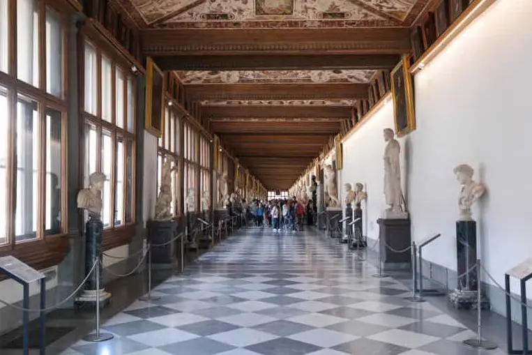 La galleria degli Uffizi (foto da wikipedia)