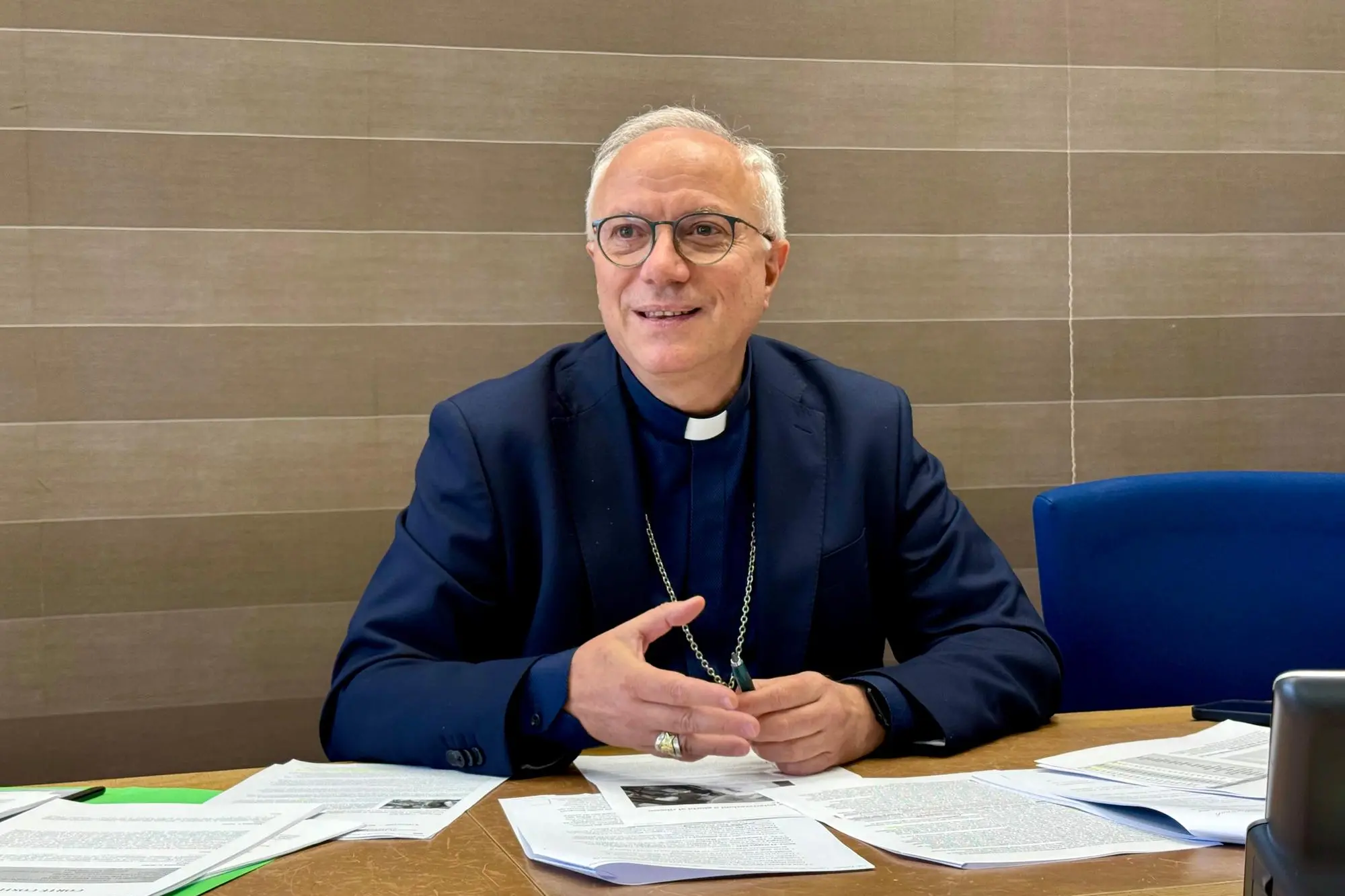 28 giugno 2025 Monsignor Arcivescovo di Cagliari Giuseppe Baturi intervistato in redazione. Foto Max Solinas