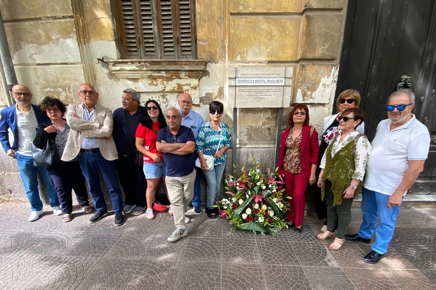 L'Associazione 25 aprile e Sinistra Futura davanti alla casa dove è nato Berlinguer