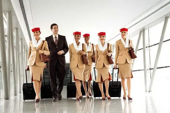 Personale di bordo di Emirates (foto Ufficio stampa)