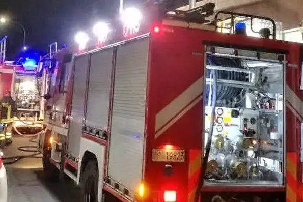 I vigili del fuoco di Oristano (Foto Elia Sanna)