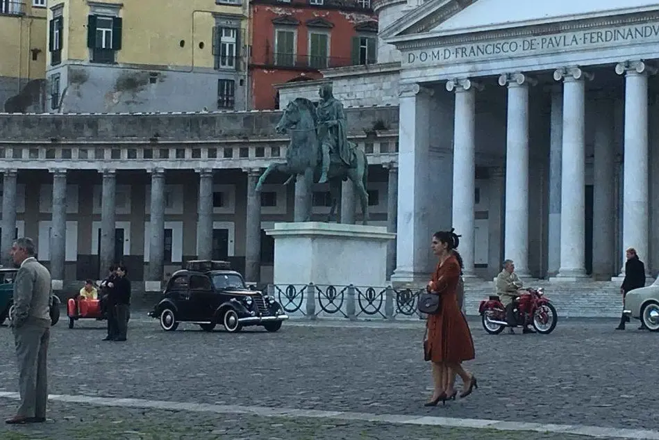 Napoli, in piazza Plebiscito i ciak della fiction tratta da "L'amica geniale" di Elena Ferrante