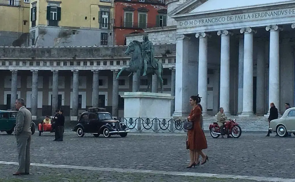 Napoli, in piazza Plebiscito i ciak della fiction tratta da &quot;L'amica geniale&quot; di Elena Ferrante