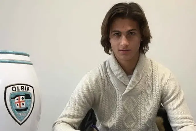 L'attaccante Christian Silenzi firma con l'Olbia