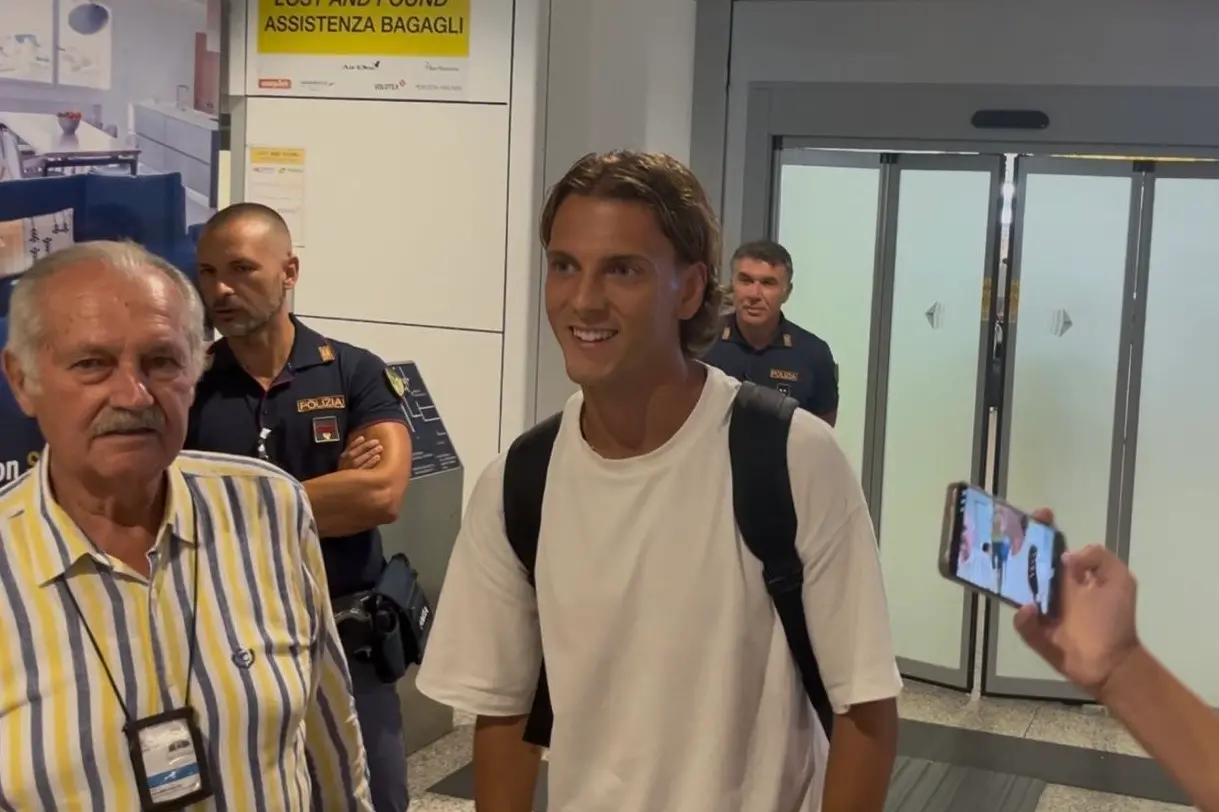 Riccardo Ciervo al suo arrivo a Cagliari (foto Alberto Masu)