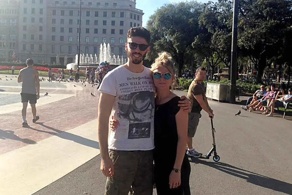 Luca Sacchi con la fidanzata, Anastasia Kylemnyk (Ansa)