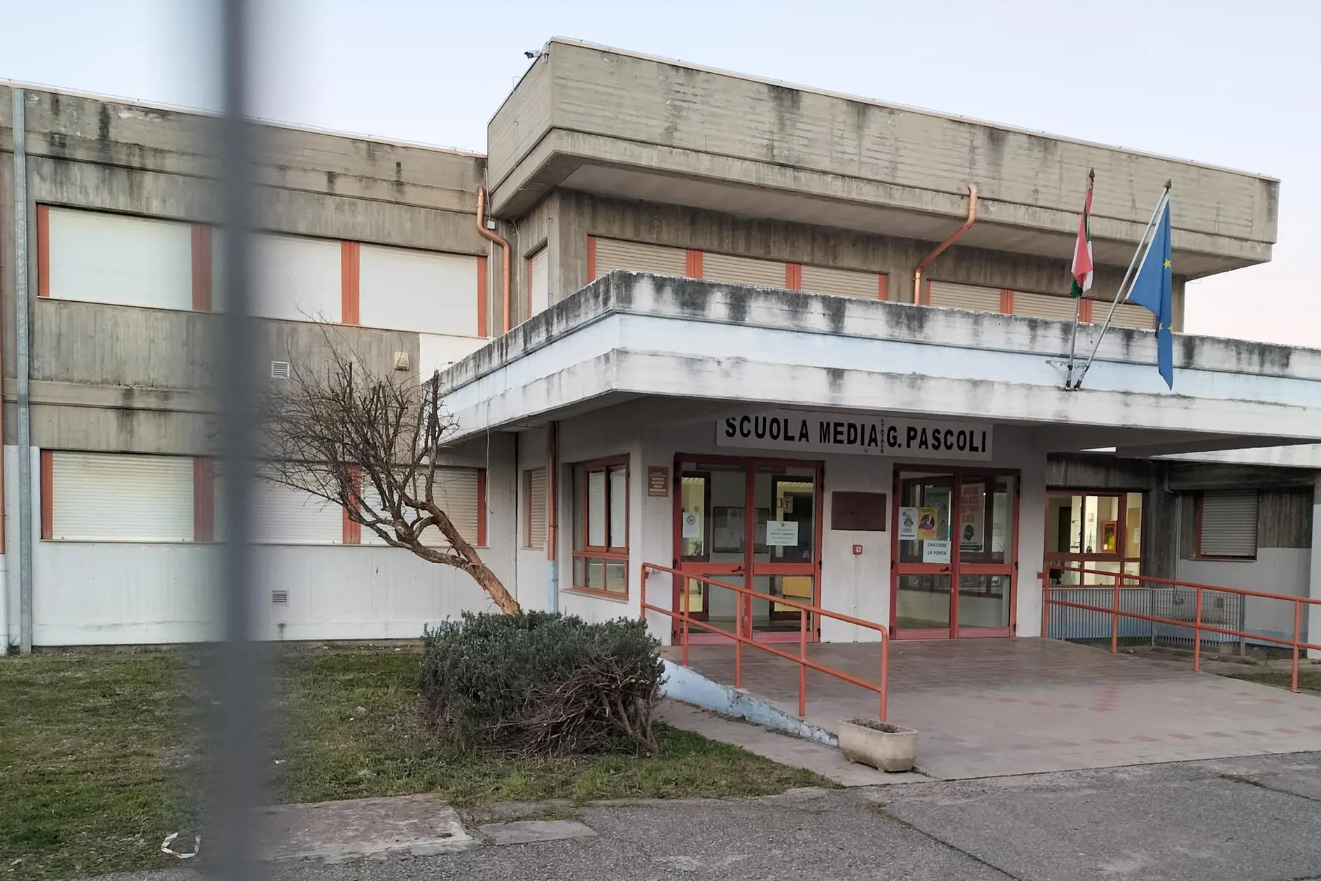 La scuola media Pascoli (foto Scano)