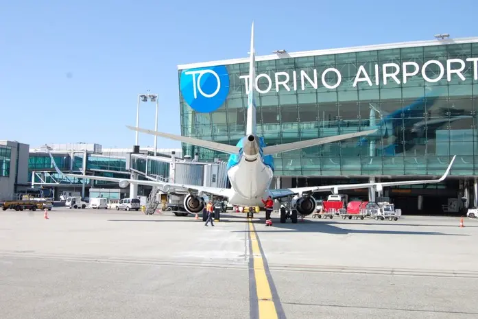 L'aeroporto di Torino (Ansa)