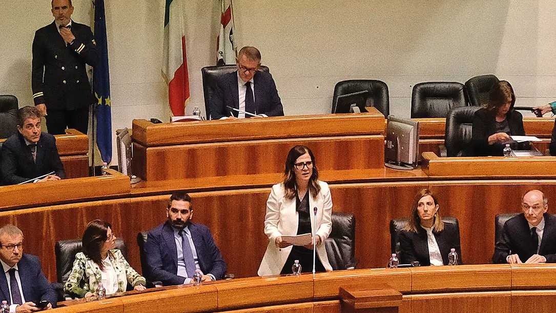 https://immagini.unionesarda.it/version/c:ZTMxNDA4NmUtNzFiOC00:ZWNlZWI0YTAtZjFiMS00/image.webp?f=16:9
