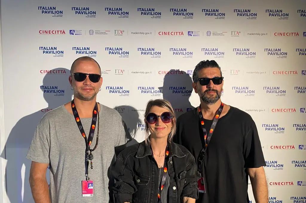 Gli organizzatori del Figari Film Fest Matteo Pianezzi, Francesca Vargiu e Mauro Addis (foto concessa)