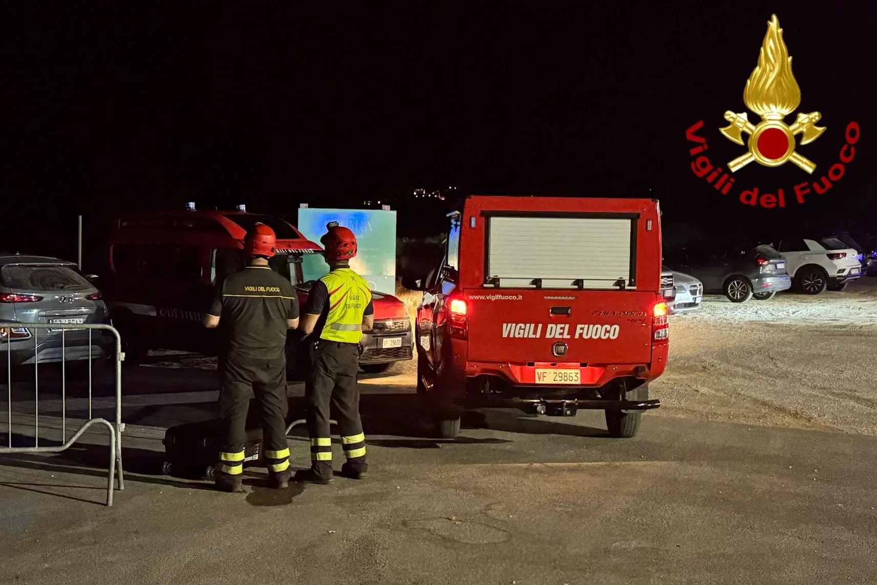 Le ricerche dei vigili del fuoco per l'uomo scomparso a San Teodoro