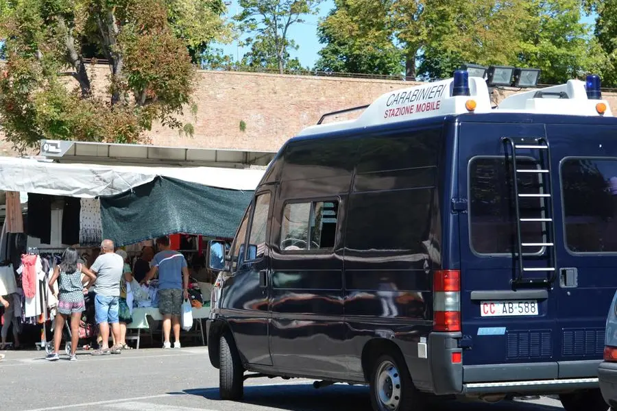 (foto carabinieri)