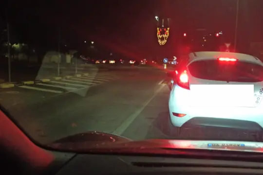 La coda sulla provinciale dopo l'incidente (Foto Serreli)