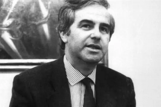 Prende il via con l'arresto di Mario Chiesa, presidente del Pio Albergo Trivulzio, denunciato da un imprenditore per aver preteso tangenti