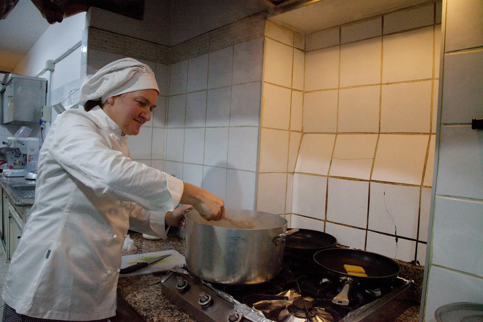 Franca Cabras nel suo agriturismo a Villagrande (archivio us/Ettore Loi)