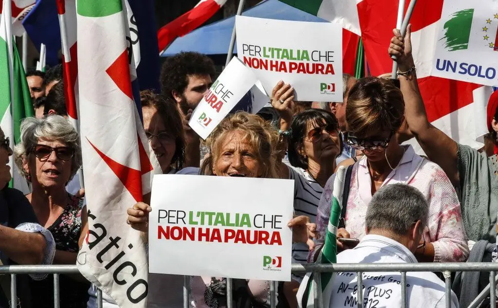 Roma, il Pd in piazza contro il governo