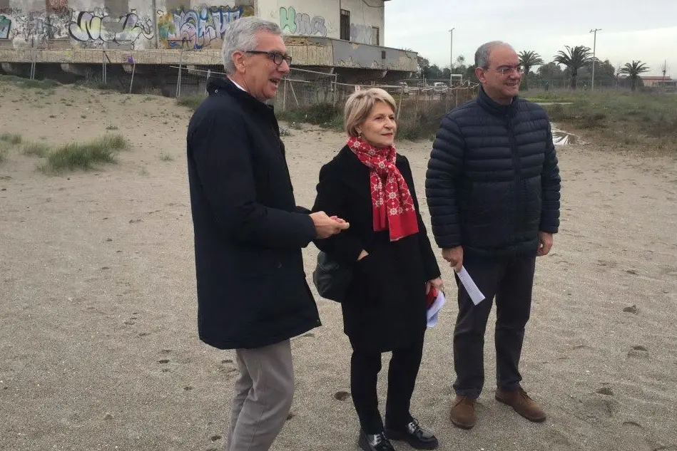 Francesco Pigliaru, Luisanna Marras, Cristiano Erriu e il rudere dell'ex ospedale Marino a Cagliari