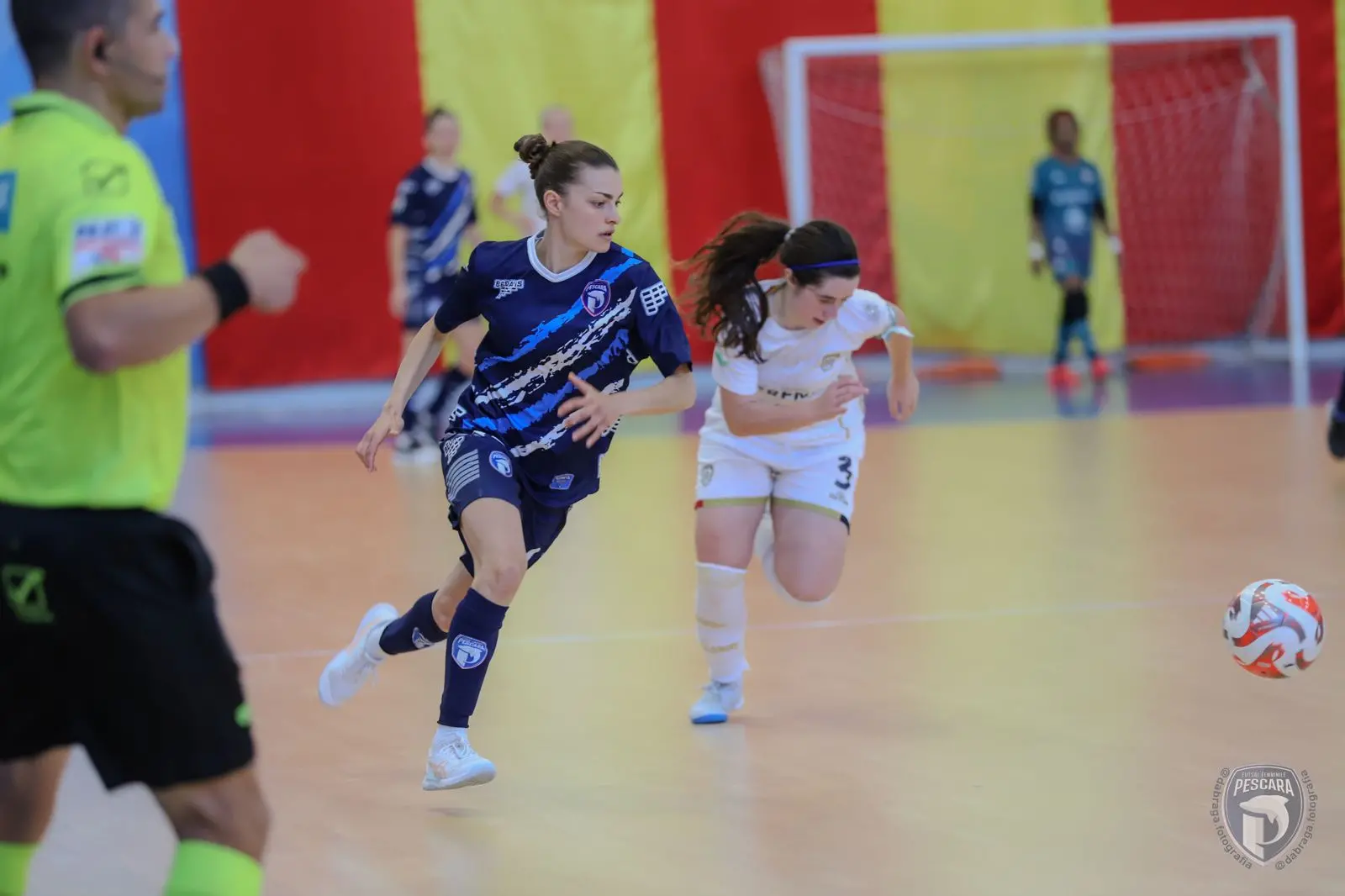 Alice Virdis (a destra), autrice di uno dei gol del Cagliari Femminile a Pescara (foto Pescara Futsal Femminile)