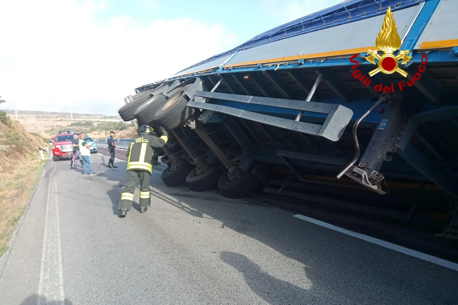 L'incidente a Macomer (foto vigili del fuoco)