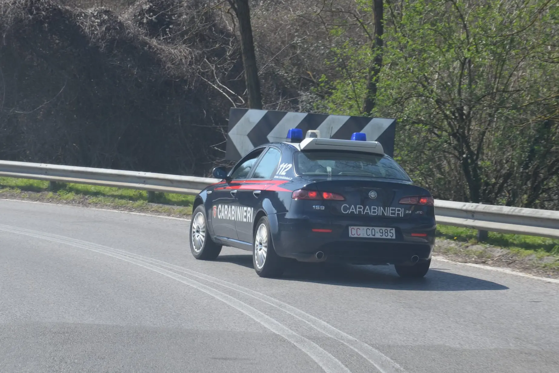 Un'auto in servizio (foto carabinieri)