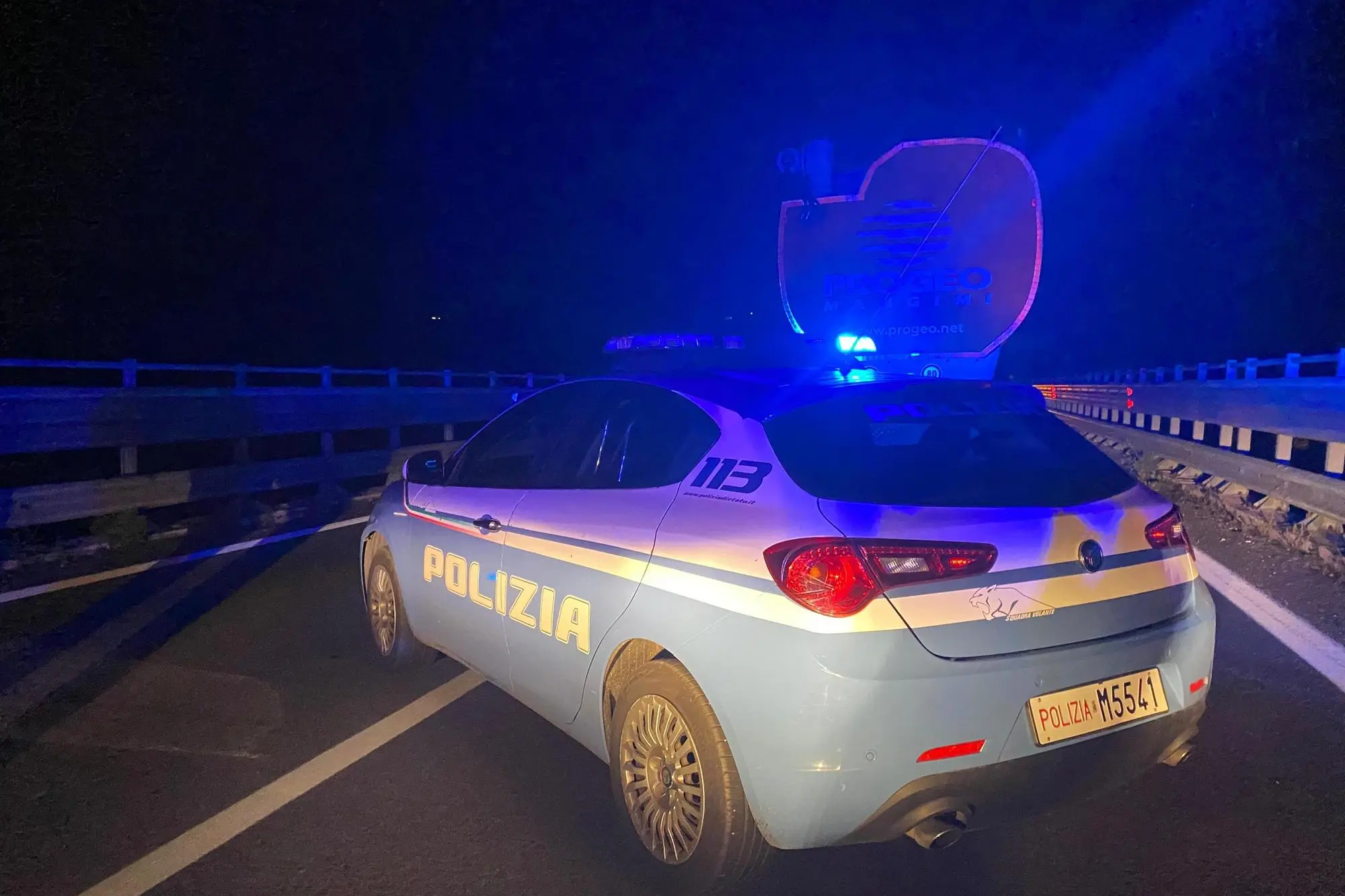 Una pattuglia della polizia stradale