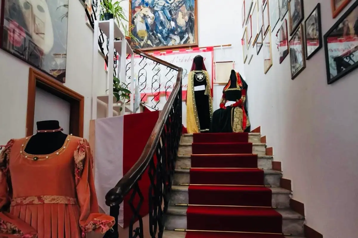 L'ingresso della sede della Pro loco, nel centro della città (foto Sara Pinna)