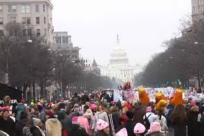 Washington, donne in marcia contro le molestie