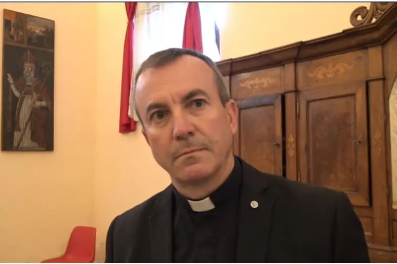 Padre Paolo Contini, il sacerdote che ha denunciato gli abusi