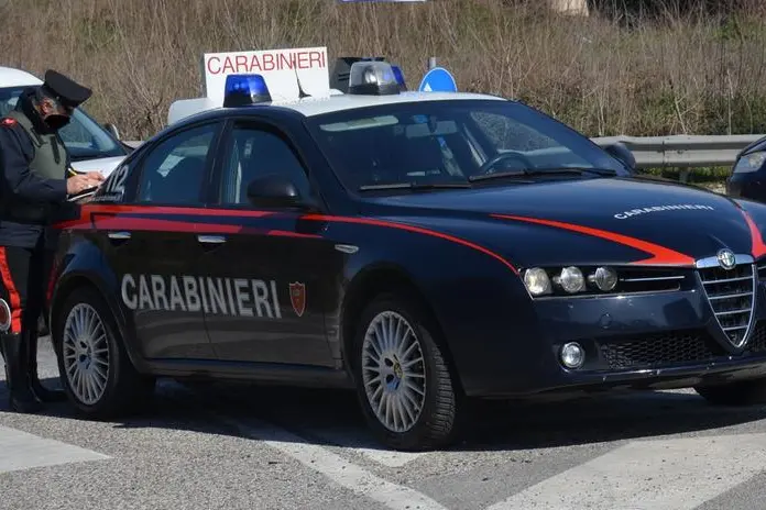 (foto carabinieri)