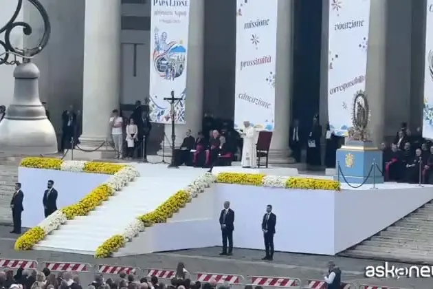 Papa a Napoli: serve presenza Stato, no spazio a malavita