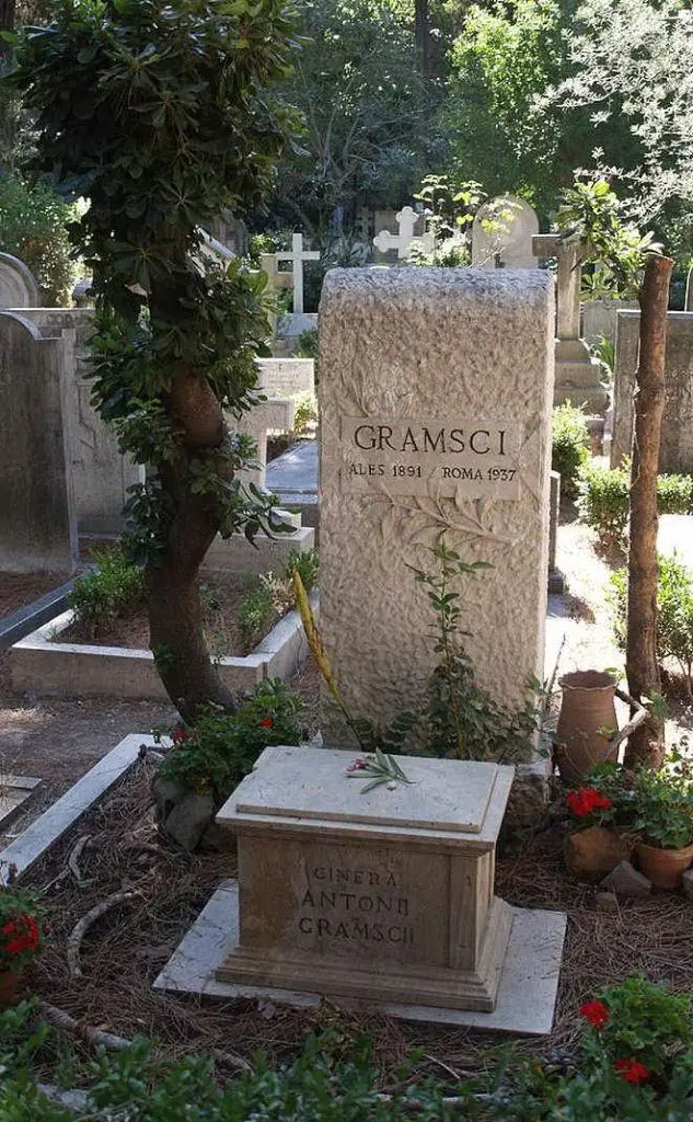 La tomba, a Roma