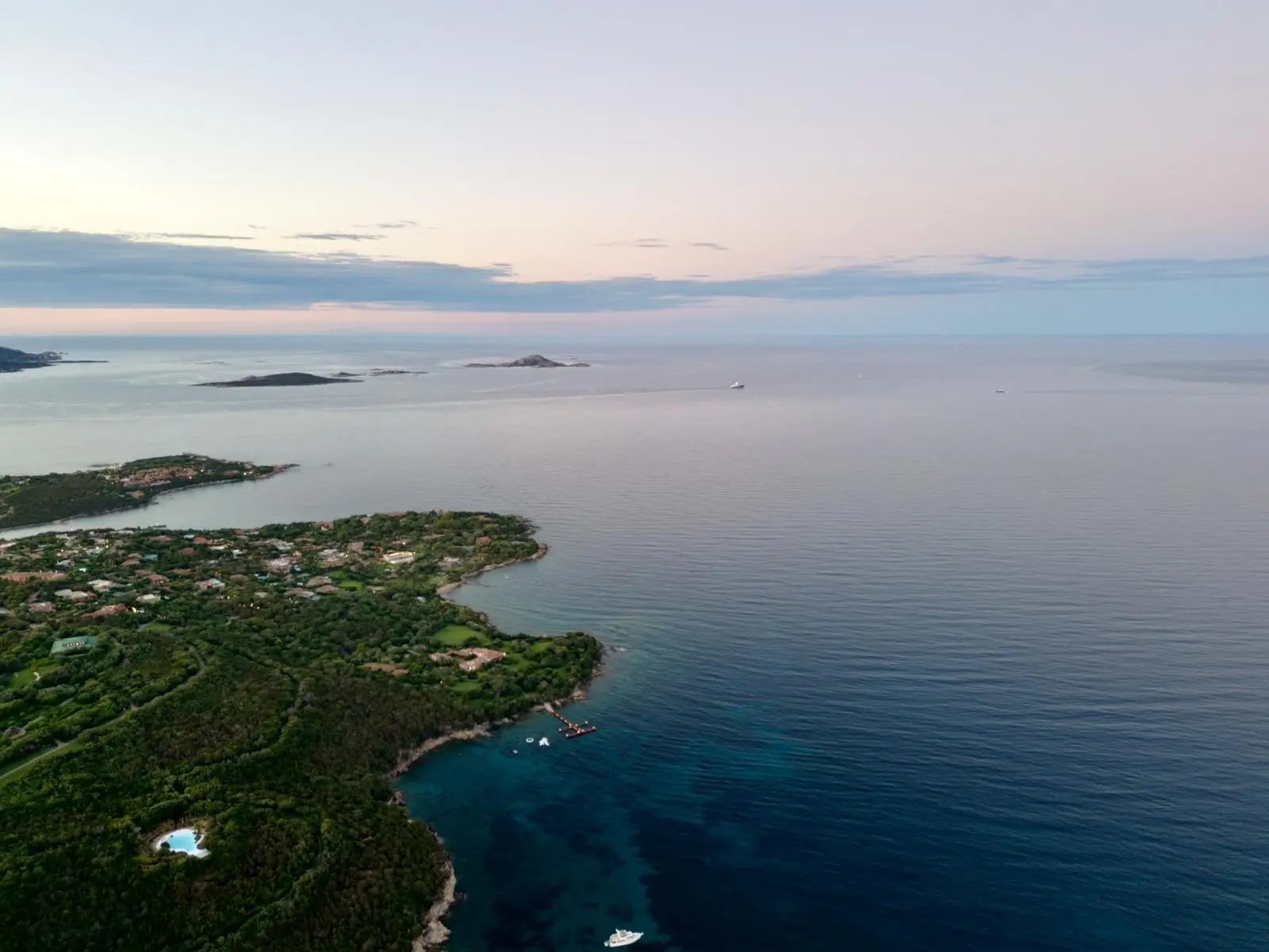 Golfo di Marinella con vista su Mortorio