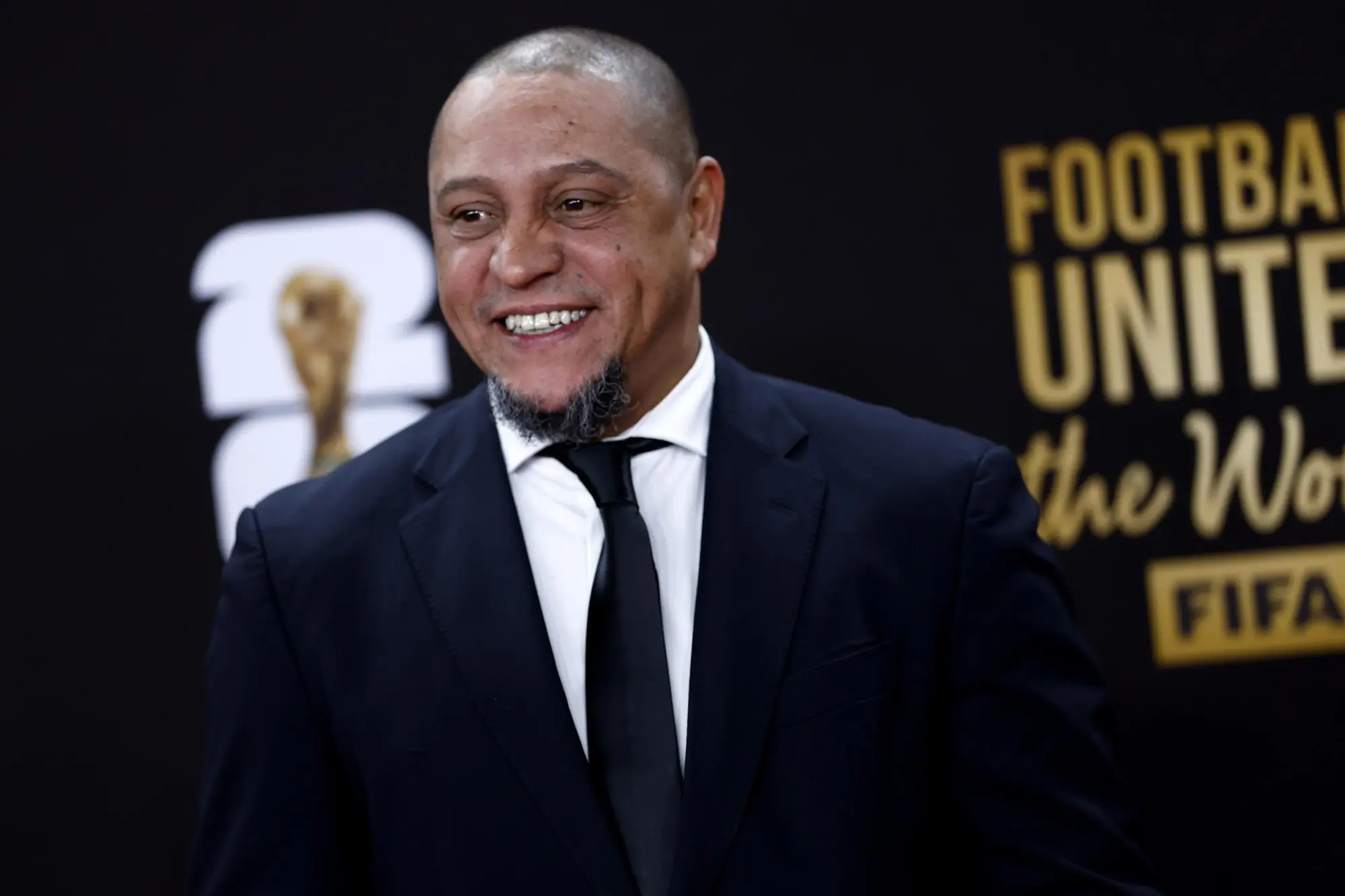 epa12573156 Former Brazilian international Roberto Carlos arrives for the FIFA World Cup 2026 Final Draw at the Kennedy Center in Washington DC, USA, 05 December 2025. EPA/WILL OLIVER