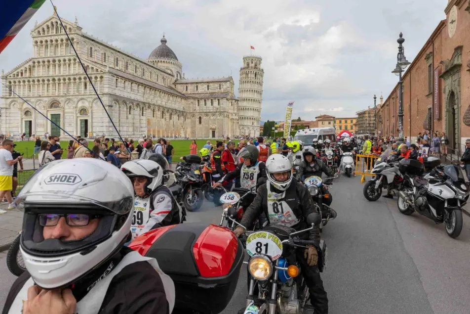 La tappa del Motogiro a Pisa