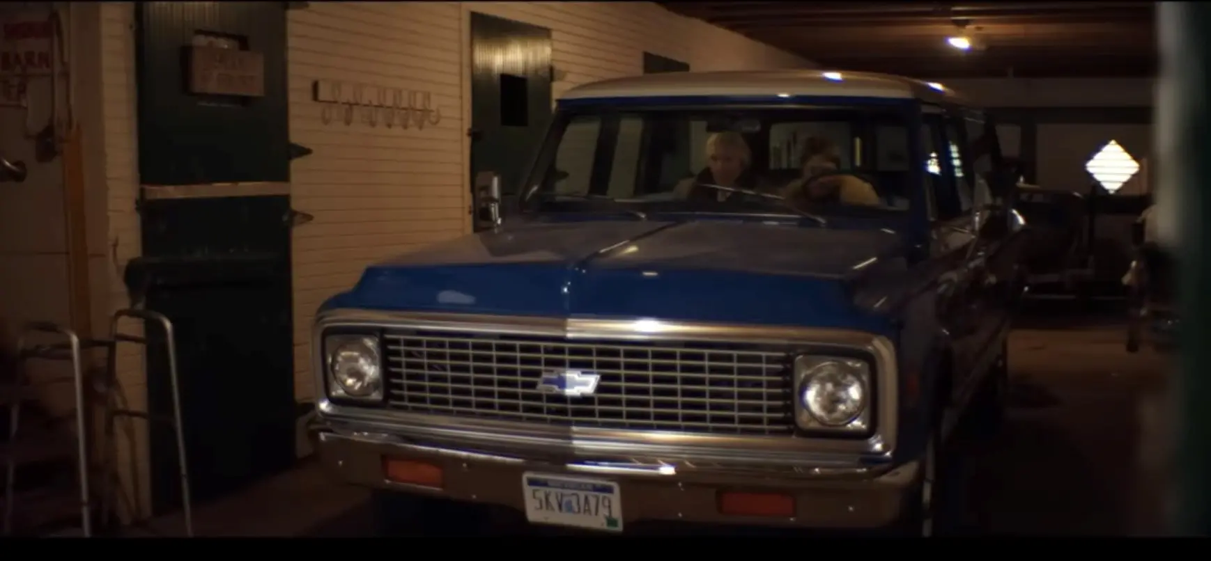 La Chevrolet Suburban del '72 in un altro fotogramma dello spot