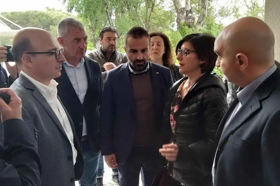 L'incontro fra Nieddu e i rappresentanti Ugl (foto Ufficio Stampa)