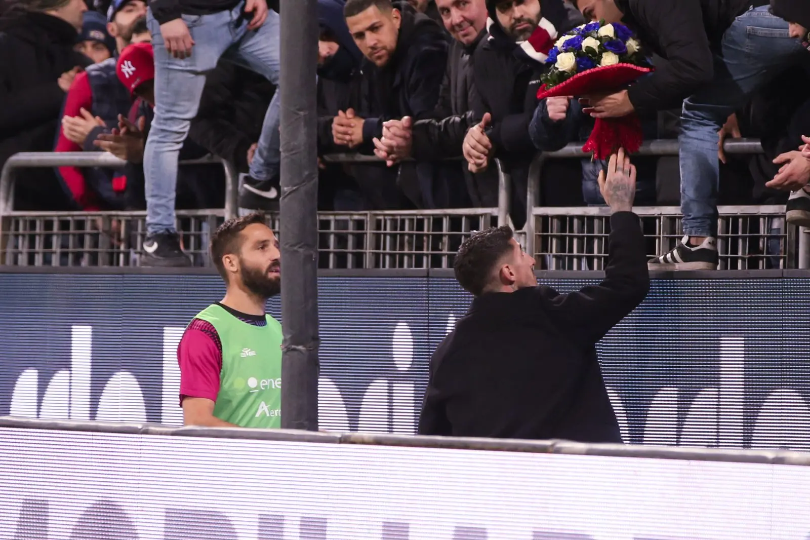 Pavoletti e Deiola con i fiori per Valery Melis (Fabio Murru)