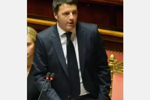 Il presidente del Consiglio Matteo Renzi durante il suo intervento nell'aula del Senato per la richiesta della fiducia, Roma