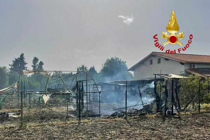 Incendio a San Sperate, le fiamme minacciano le case