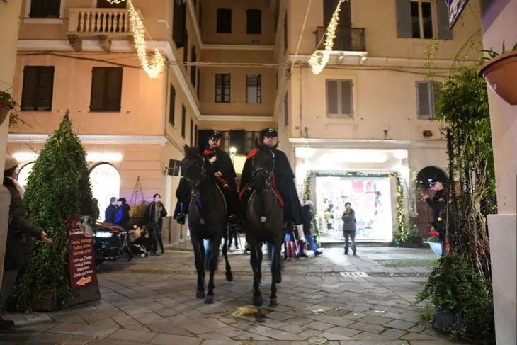 Carabinieri a cavallo ad Alghero (foto carabinieri)