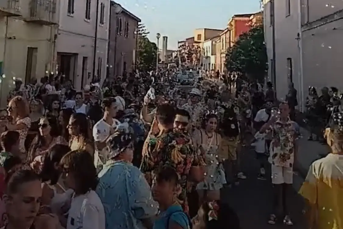Un momento della festa del Carnevale estivo a San Gavino (Foto: Pittau)