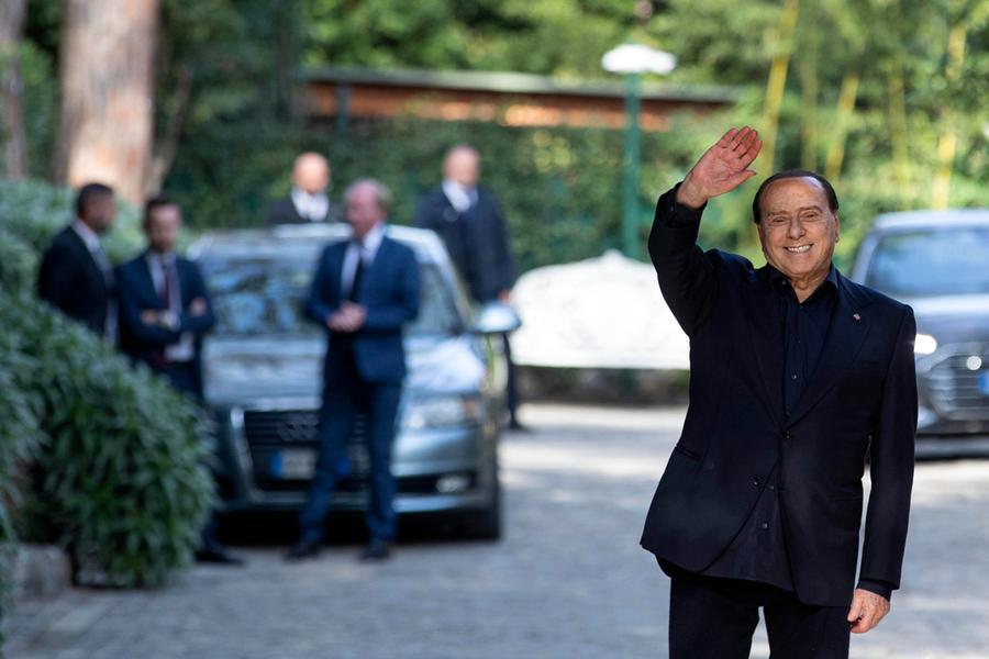 Verdini a Confalonieri e Dell'Utri: “Berlusconi presidente? Ecco come si fa”