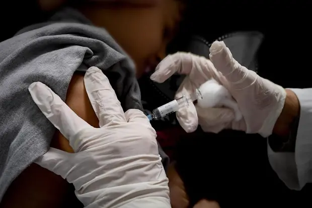 Vaccini (foto Ansa)