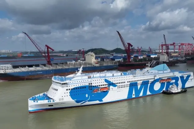 Una nave della Moby (Ansa)
