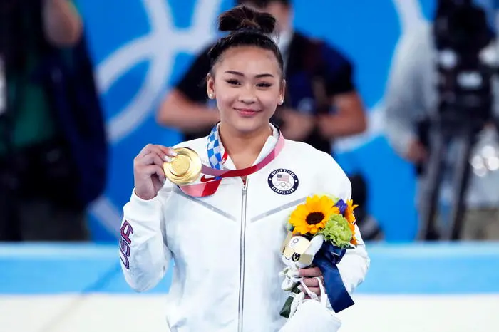 L'atleta statunitense Sunisa Lee (Ansa-Epa)