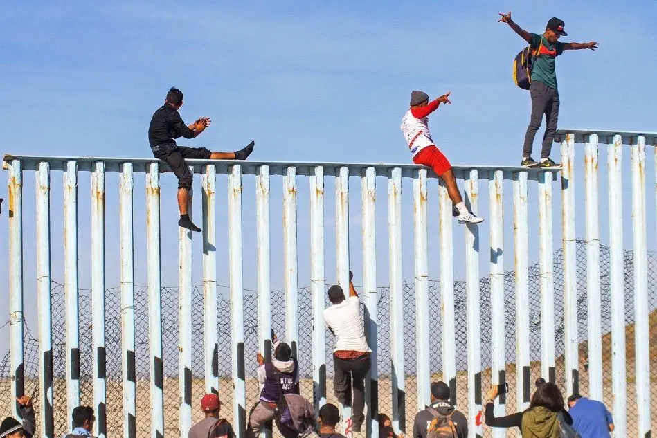 Messico-Usa, oltre 300 migranti arrivati a Tijuana