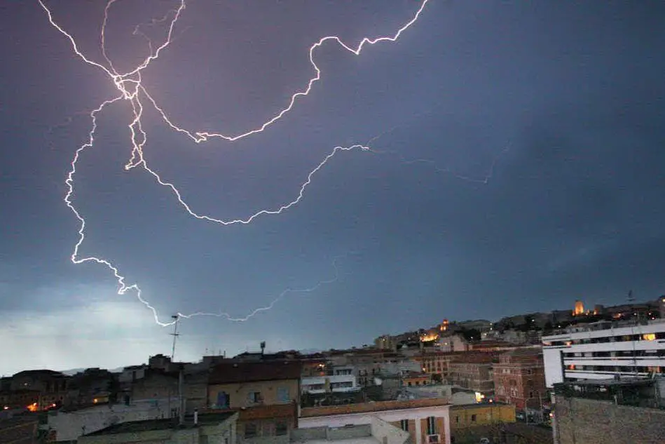 Una tempesta di fulmini
