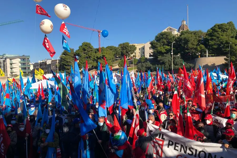 La manifestazione (Foto Bullegas)