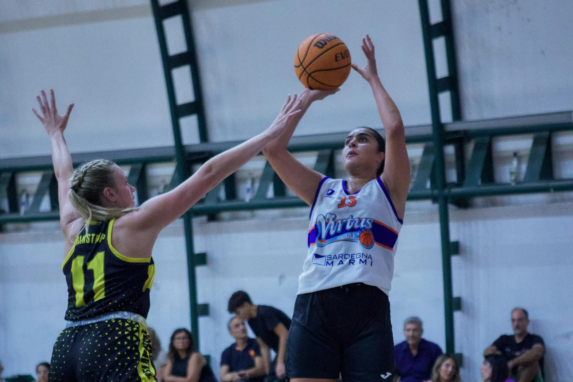 Mounia El Habbab, ala della Virtus (foto Pani)